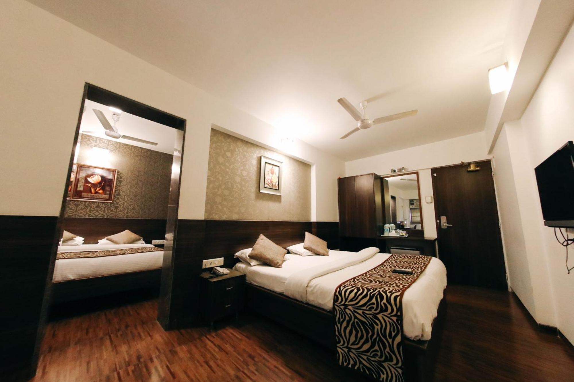 Hotel Maharana Inn Chembur มุมไบ ภายนอก รูปภาพ
