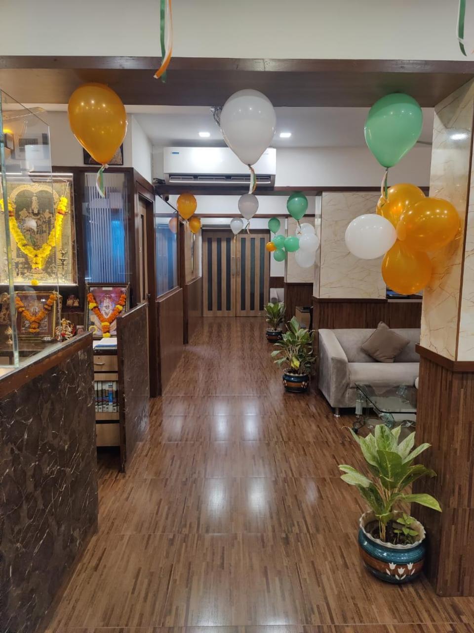 Hotel Maharana Inn Chembur มุมไบ ภายนอก รูปภาพ