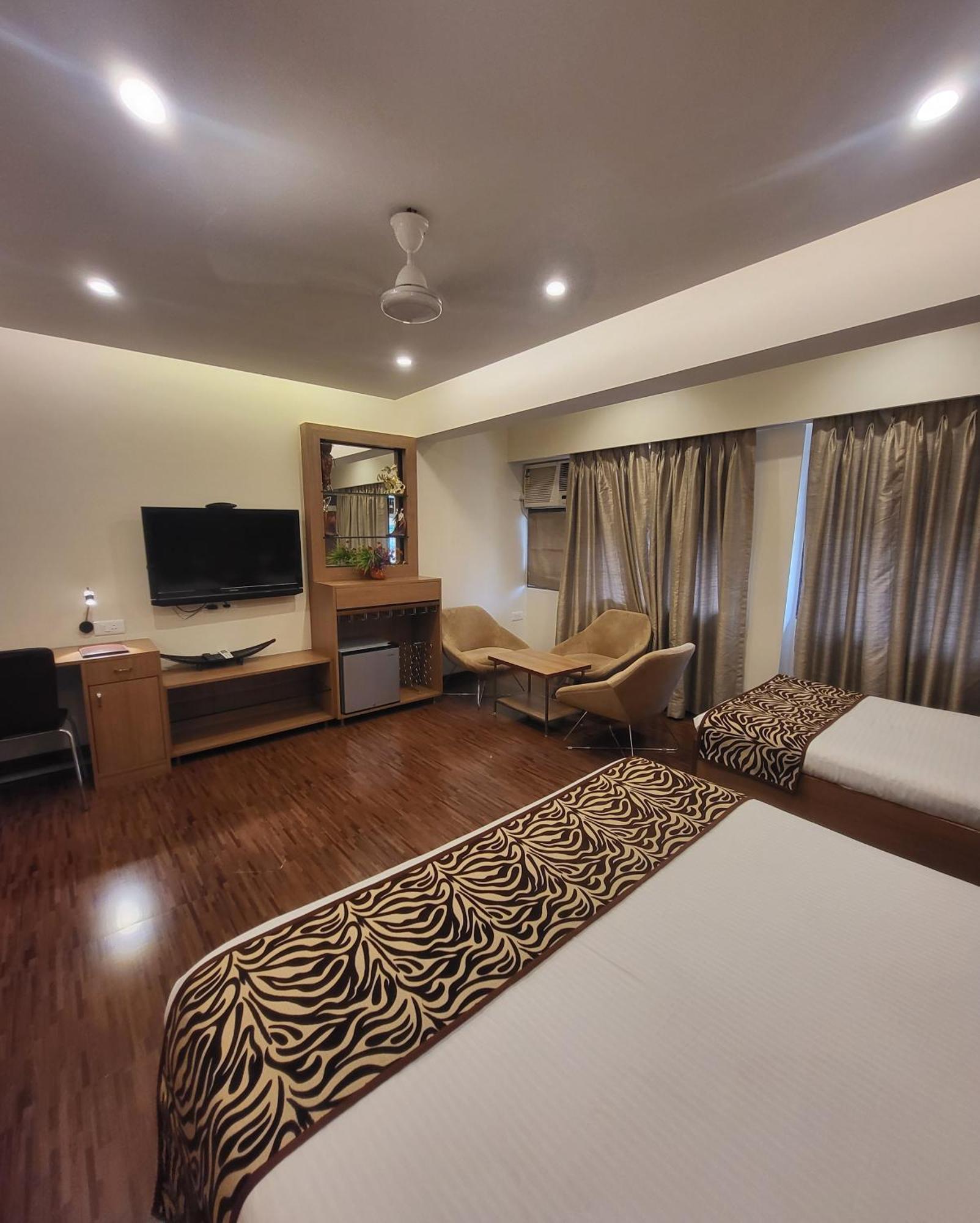Hotel Maharana Inn Chembur มุมไบ ภายนอก รูปภาพ