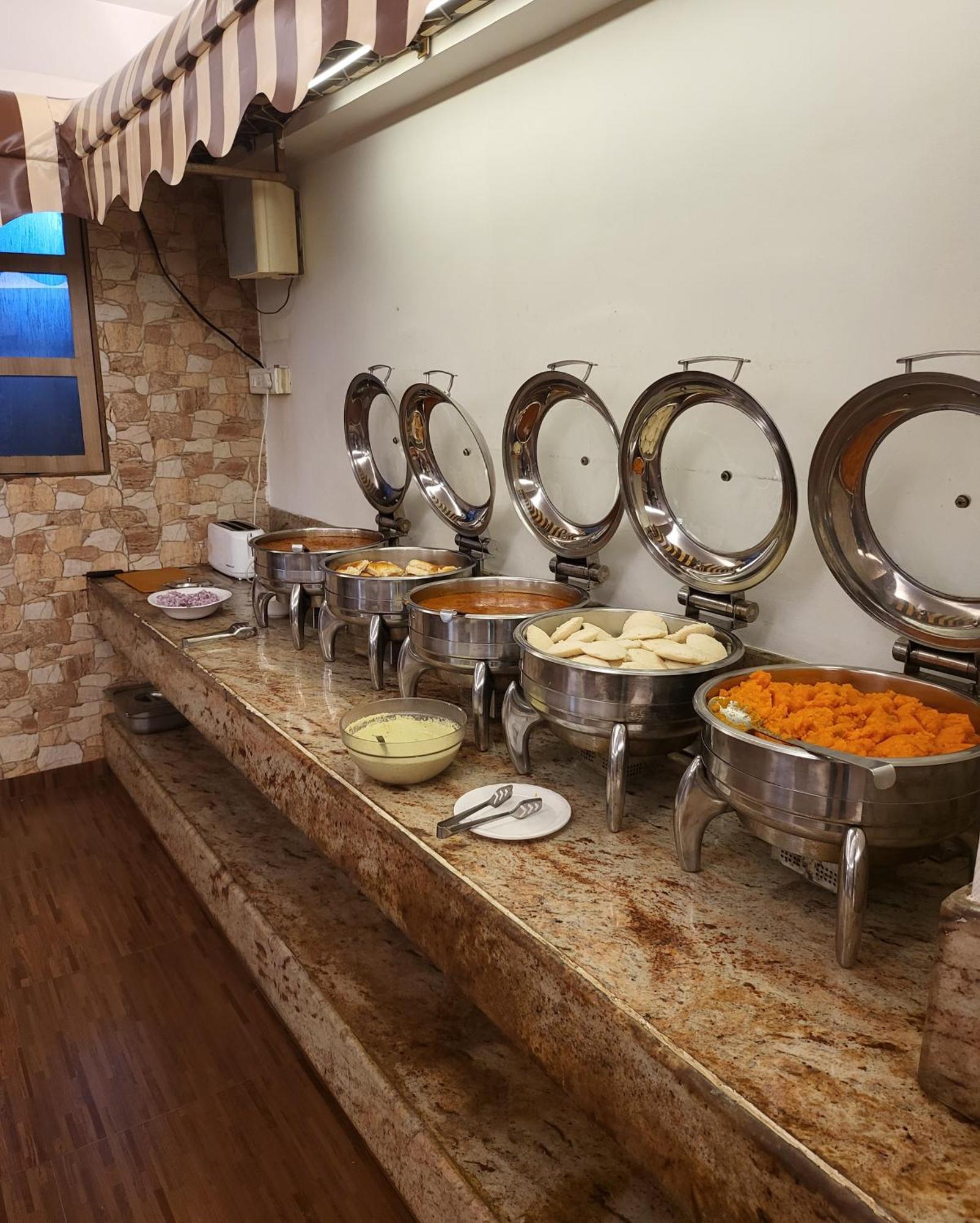 Hotel Maharana Inn Chembur มุมไบ ภายนอก รูปภาพ