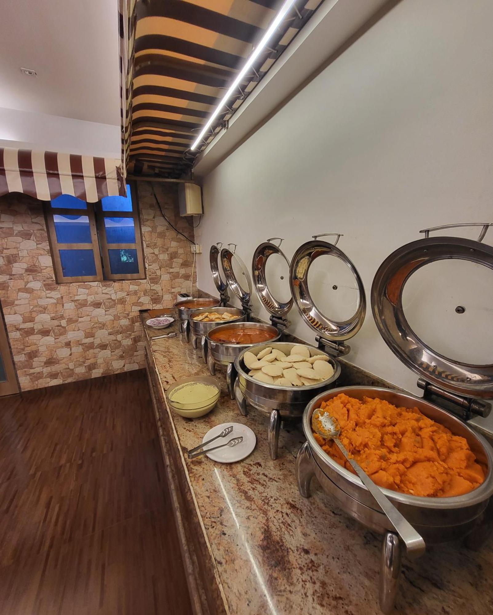Hotel Maharana Inn Chembur มุมไบ ภายนอก รูปภาพ
