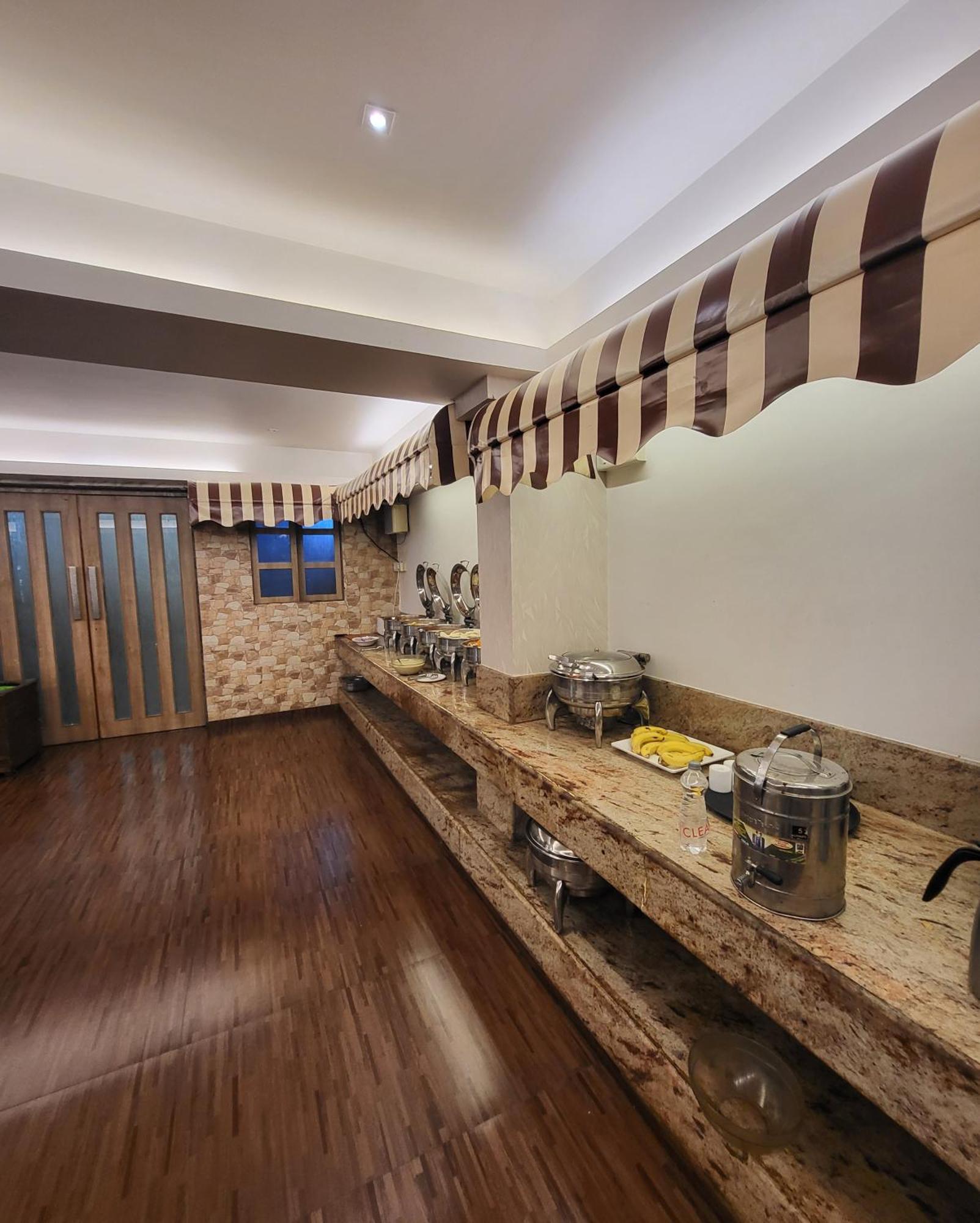 Hotel Maharana Inn Chembur มุมไบ ภายนอก รูปภาพ