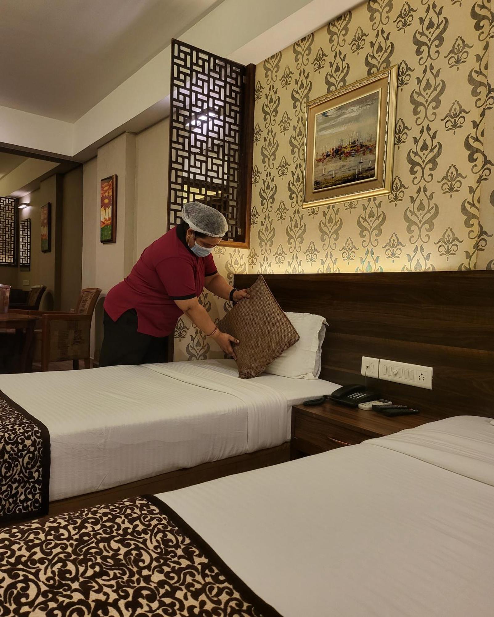 Hotel Maharana Inn Chembur มุมไบ ภายนอก รูปภาพ